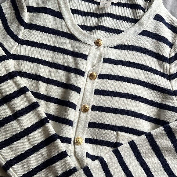 Sweater - Picture 2 of 3